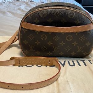 Authentic Louis Vuitton Monogram Blois